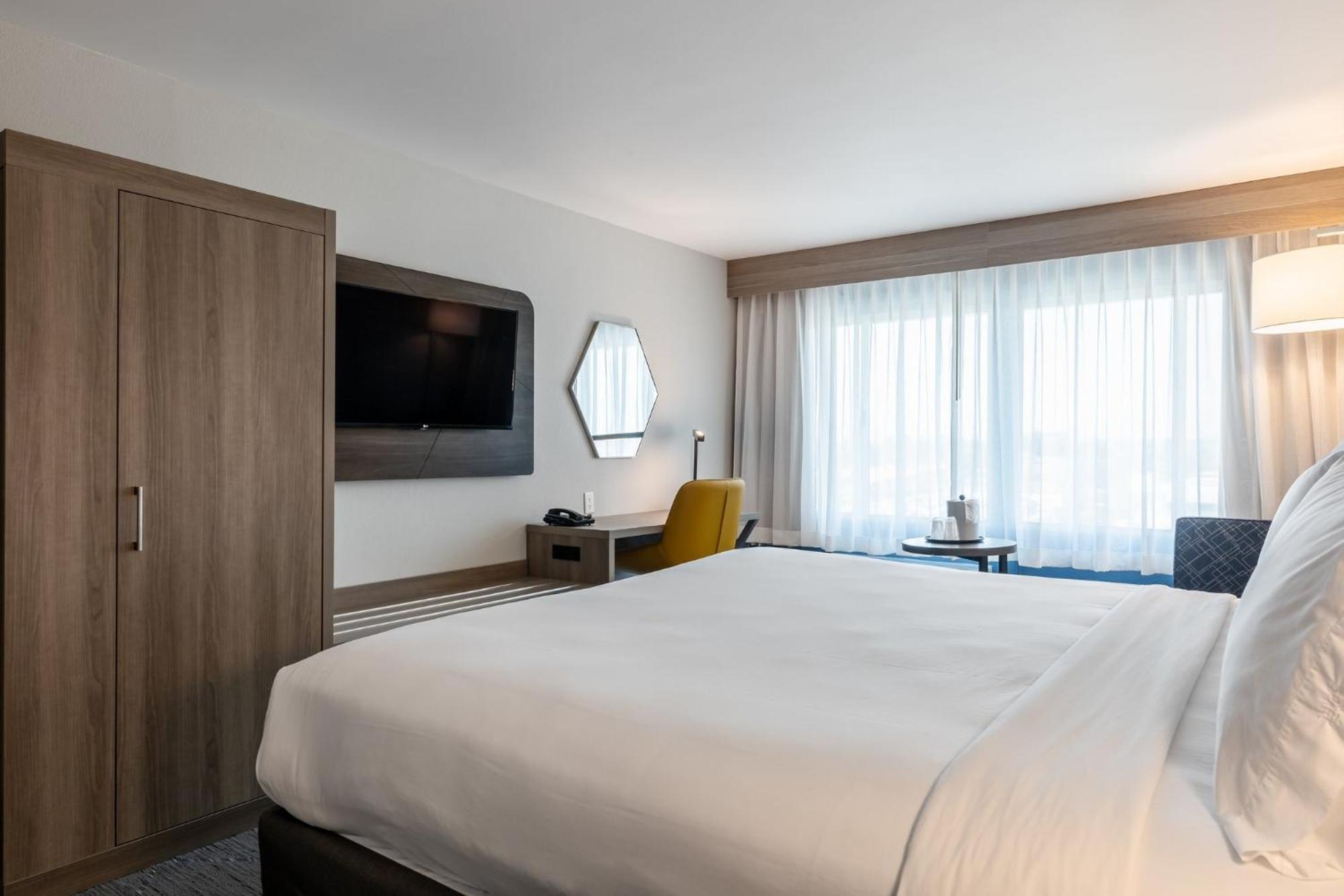 Holiday Inn Express Van Nuys By Ihg Los Angeles Exterior photo