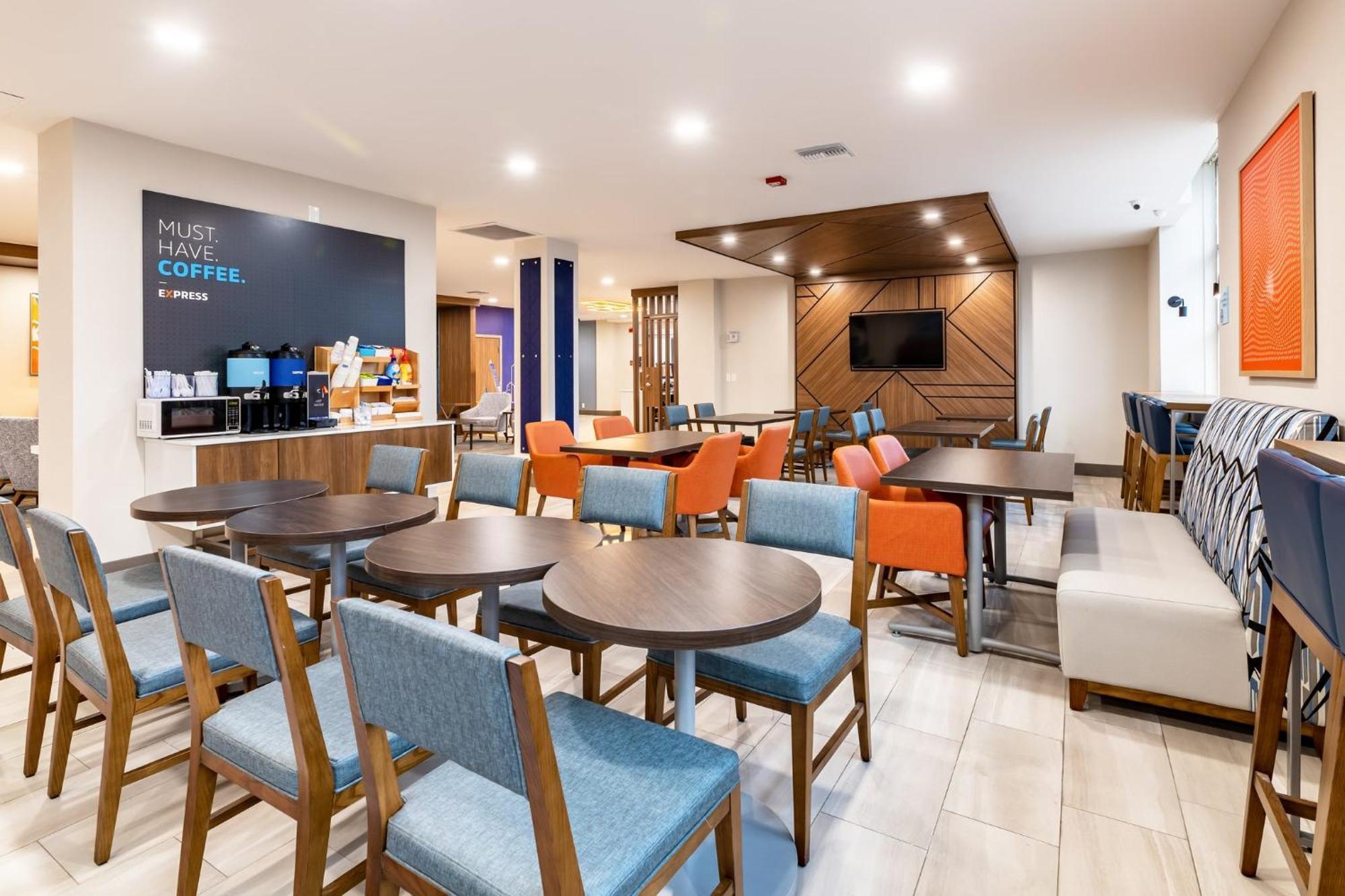 Holiday Inn Express Van Nuys By Ihg Los Angeles Exterior photo
