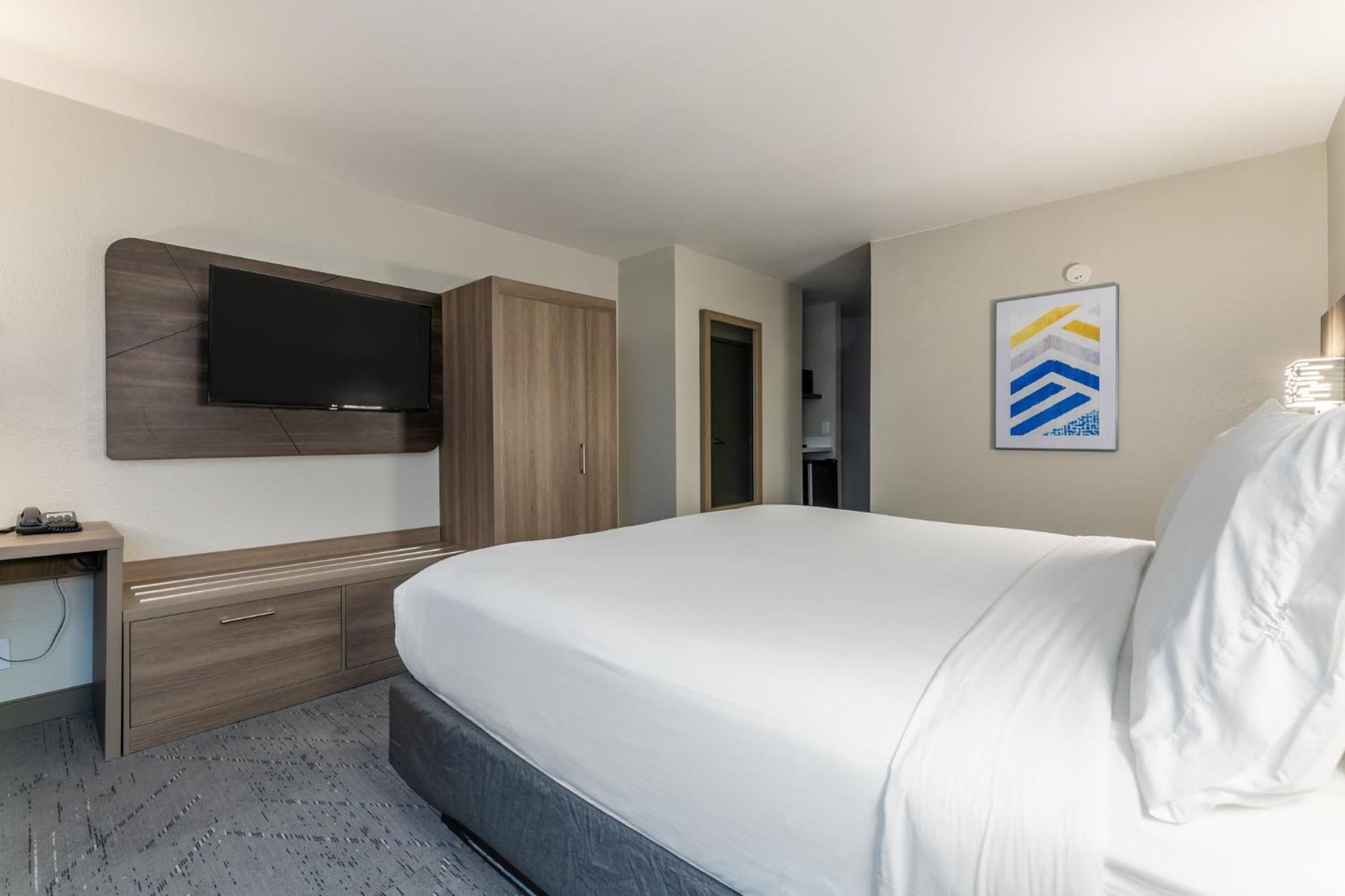 Holiday Inn Express Van Nuys By Ihg Los Angeles Exterior photo