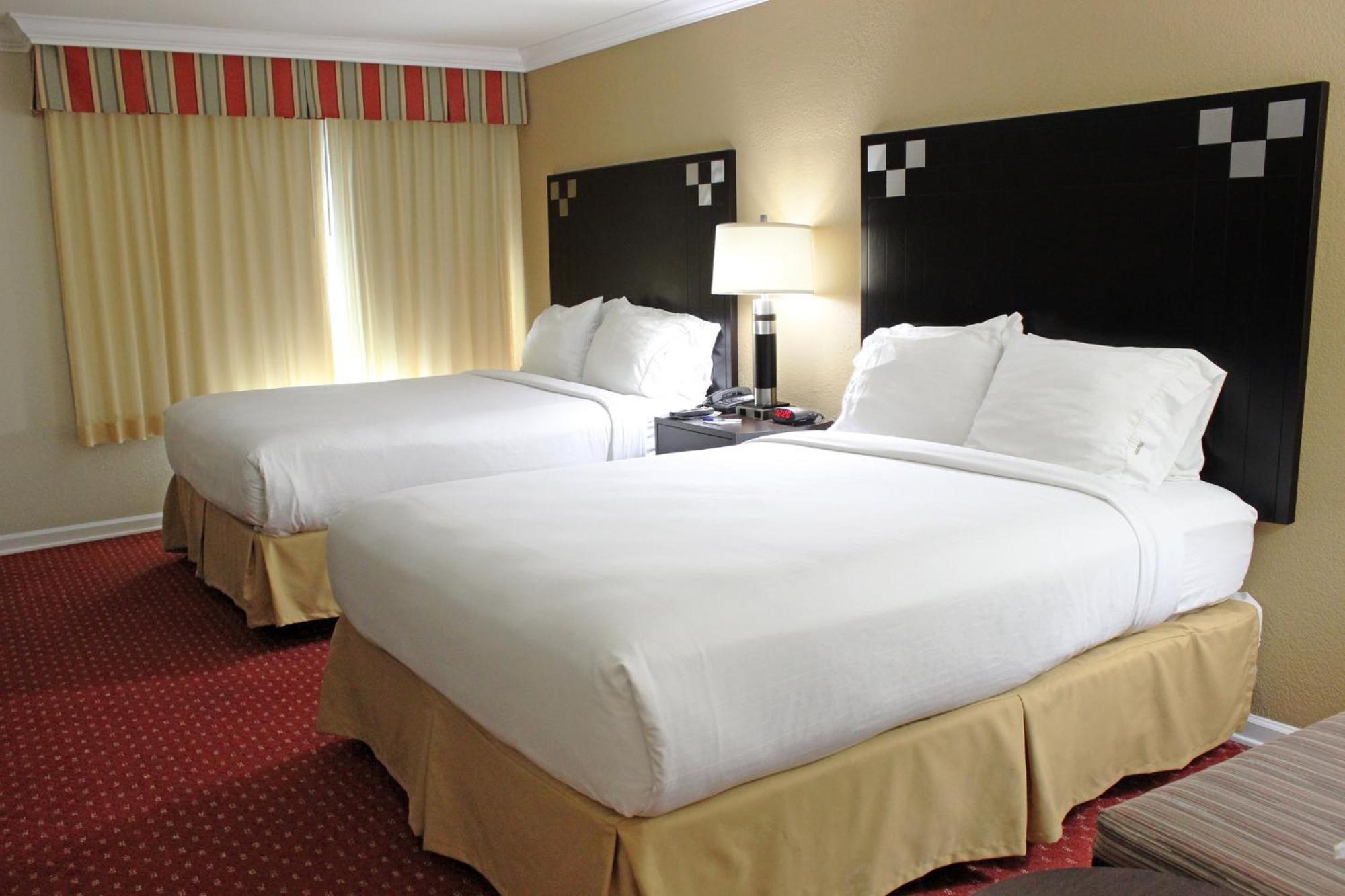 Holiday Inn Express Van Nuys By Ihg Los Angeles Exterior photo