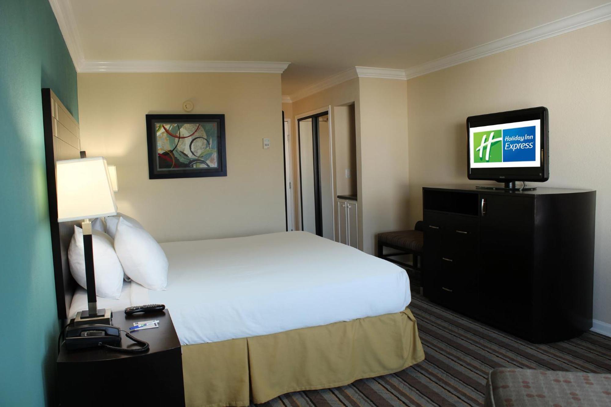Holiday Inn Express Van Nuys By Ihg Los Angeles Exterior photo