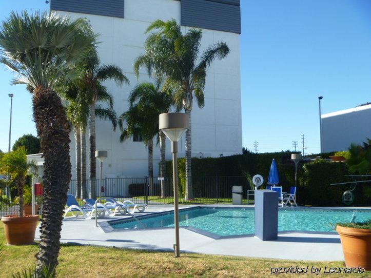 Holiday Inn Express Van Nuys By Ihg Los Angeles Exterior photo