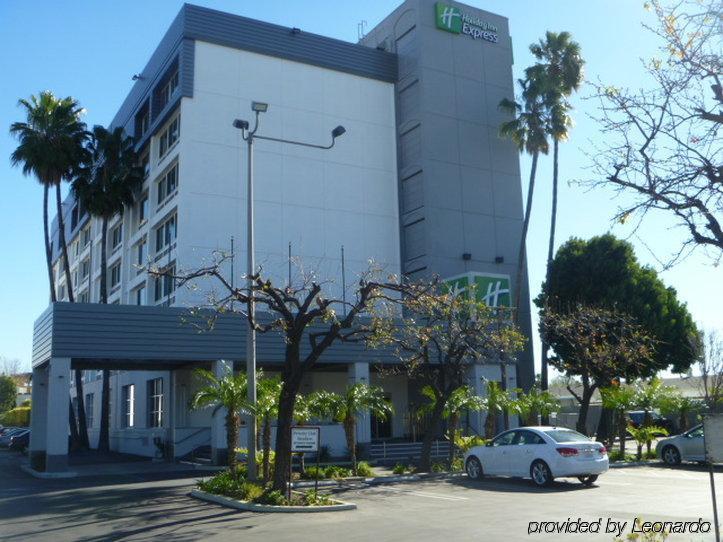 Holiday Inn Express Van Nuys By Ihg Los Angeles Exterior photo