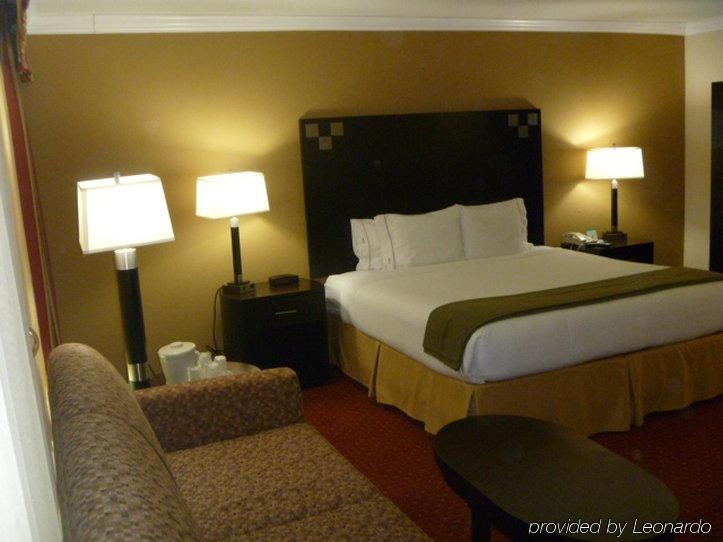 Holiday Inn Express Van Nuys By Ihg Los Angeles Exterior photo