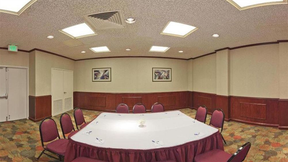 Holiday Inn Express Van Nuys By Ihg Los Angeles Exterior photo