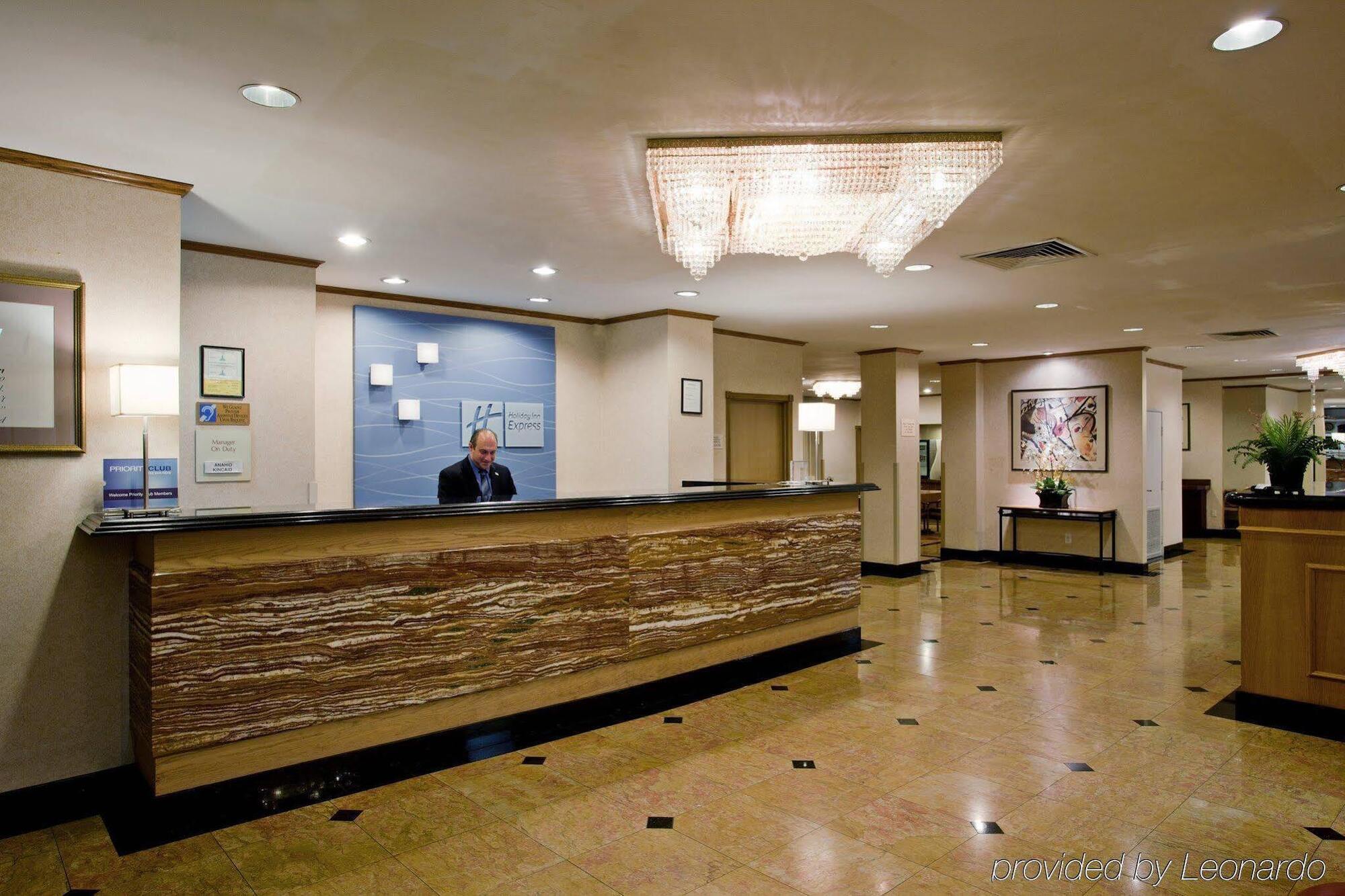 Holiday Inn Express Van Nuys By Ihg Los Angeles Exterior photo