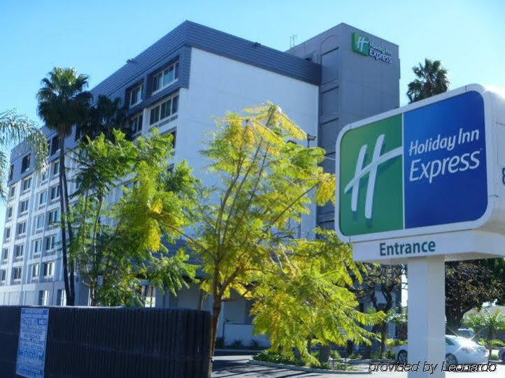 Holiday Inn Express Van Nuys By Ihg Los Angeles Exterior photo