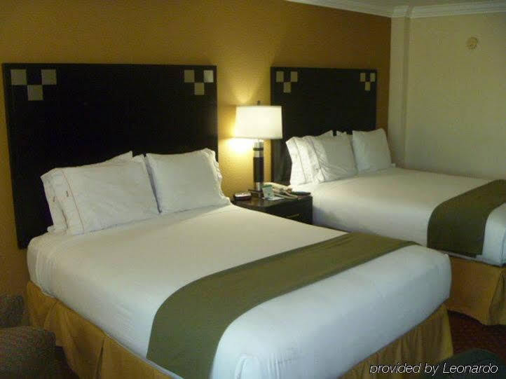 Holiday Inn Express Van Nuys By Ihg Los Angeles Exterior photo